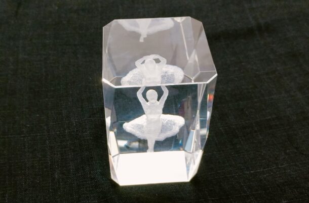 3D Laser Engraved Crystal Glass Ornament Craft Paperweight