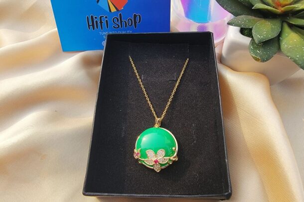 Elegant Green Pendant for Women and Girls