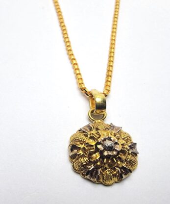 Luxurious Looking Gold-plated Locket with Chain for Women and Girls