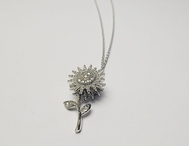 Sparkling Spinning Flower Pendent