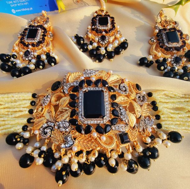 Black-Color Chokar Set with Earrings and Tikka