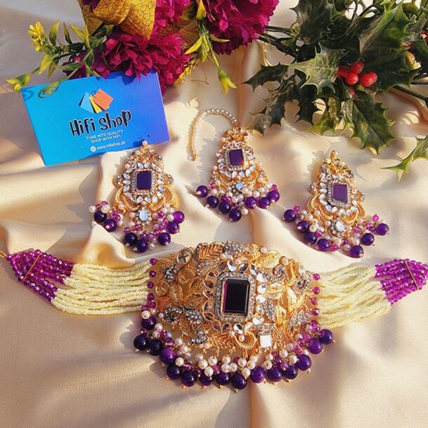 Kundan Chokar Set with Earrings and Tikka