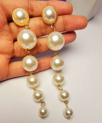 Long pearl drop earrings (1)