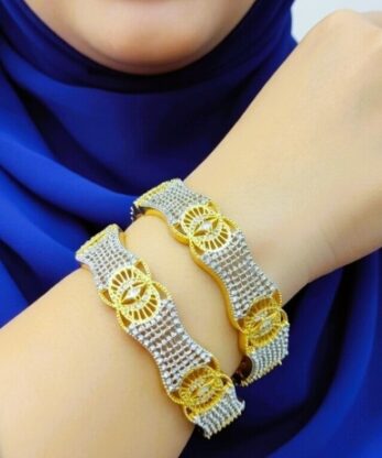 Shimmering 1-carat Kara Pair in Silver Color