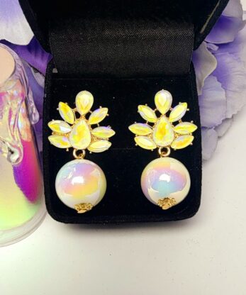 Spectacular Fashion Earrings (Off-White)