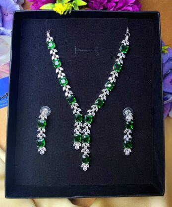 Extravagance One-Carat Necklace in Pakistan