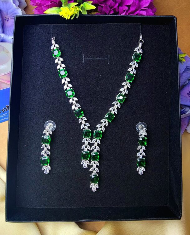Extravagance One-Carat Necklace in Pakistan