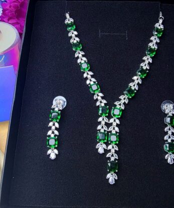 Extravagance One-Carat Necklace in Pakistan