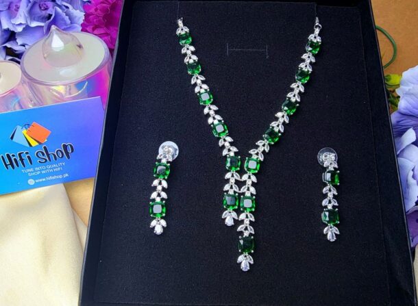 Extravagance One-Carat Necklace in Pakistan