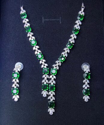 Extravagance One-Carat Necklace in Pakistan