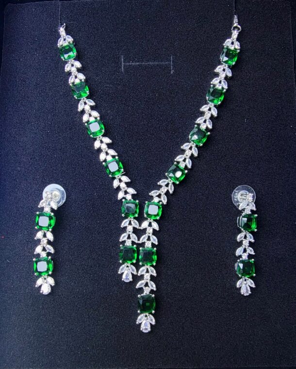 Extravagance One-Carat Necklace in Pakistan
