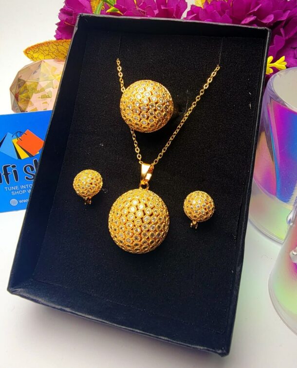 Gold-plated Pendant Set with Earrings and Rings