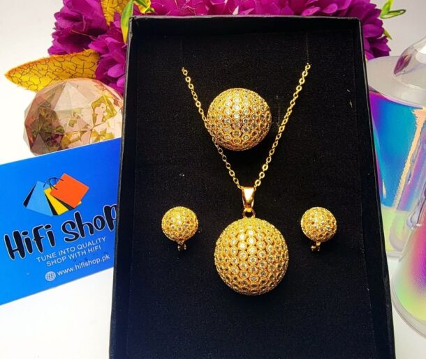 Gold-plated Pendant Set with Earrings and Rings