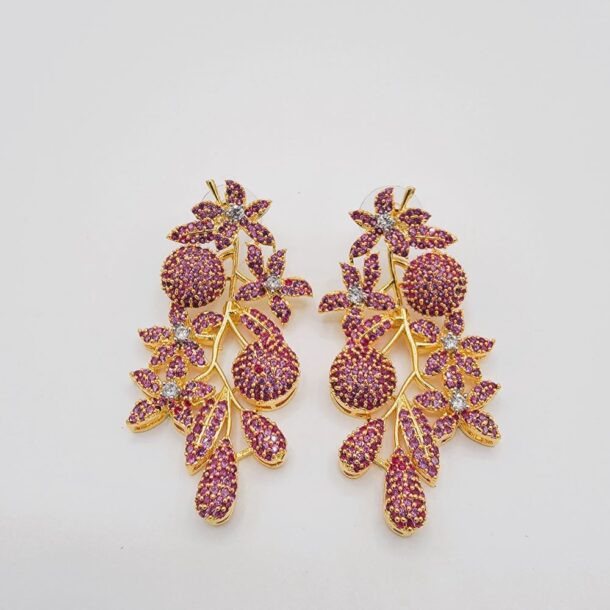 Dazzling 1-carat Earrings in Pakistan