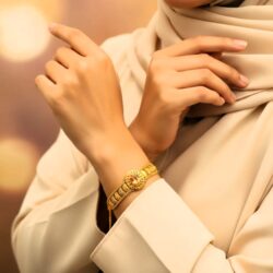 Pretty High Quality Gold-Polished Bracelet