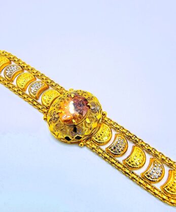 Pretty High Quality Gold-Polished Bracelet