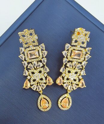 Shinning 1-carat Earrings in Pakistan