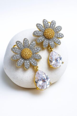 Sparkling one-Carat Earrings with Crystal Drop