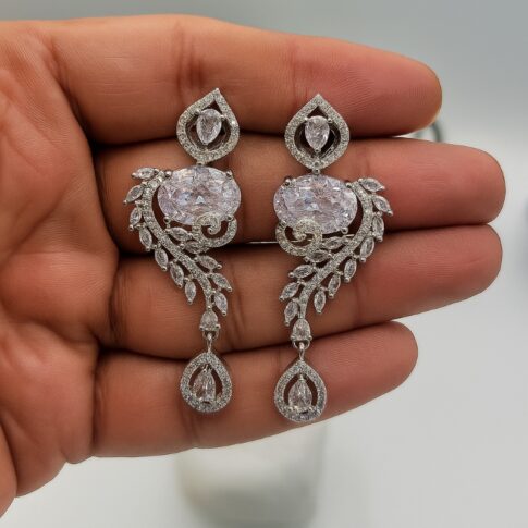 Sparkling One-Carat leaf drop earrings for the Modern Woman