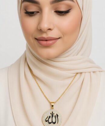 This Allah Locket Set Is Selling Out Fast in Pakistan