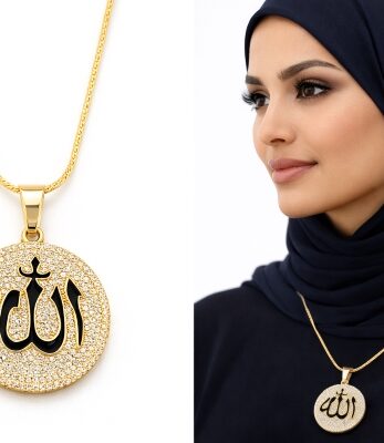This Allah Locket Set Is Selling Out Fast in Pakistan